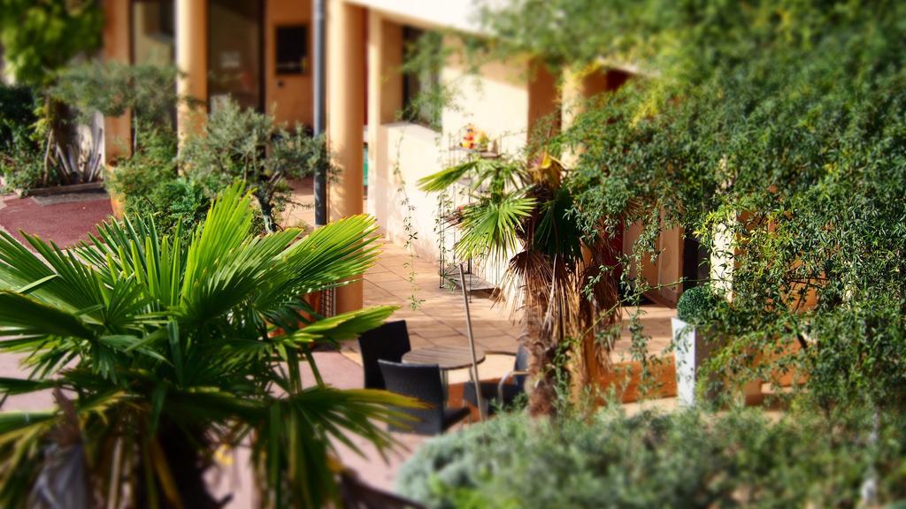 Hotel Le Relais Du Luberon Maubec  Exterior foto
