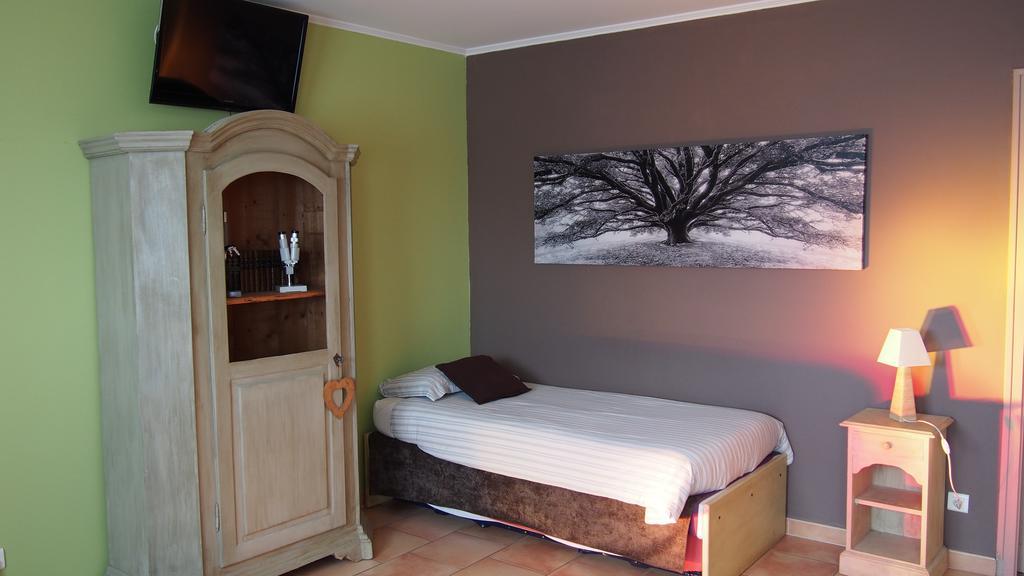 Hotel Le Relais Du Luberon Maubec  Habitación foto