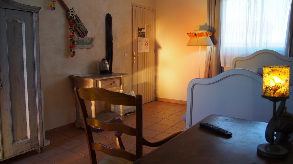 Hotel Le Relais Du Luberon Maubec  Habitación foto