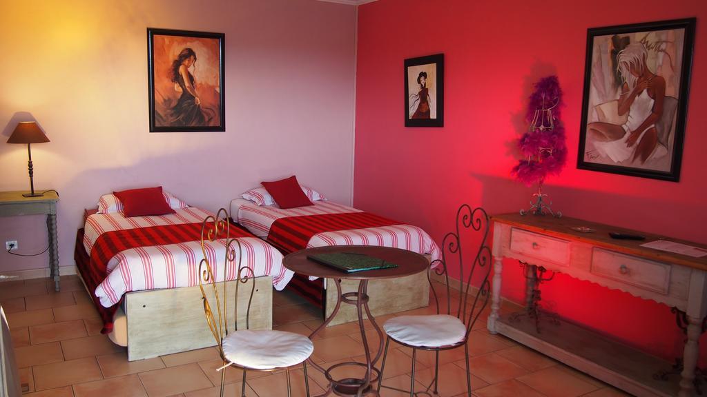 Hotel Le Relais Du Luberon Maubec  Habitación foto
