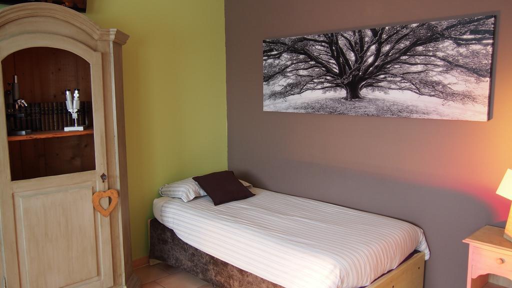 Hotel Le Relais Du Luberon Maubec  Habitación foto