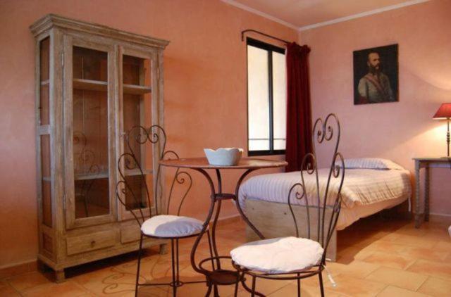 Hotel Le Relais Du Luberon Maubec  Exterior foto