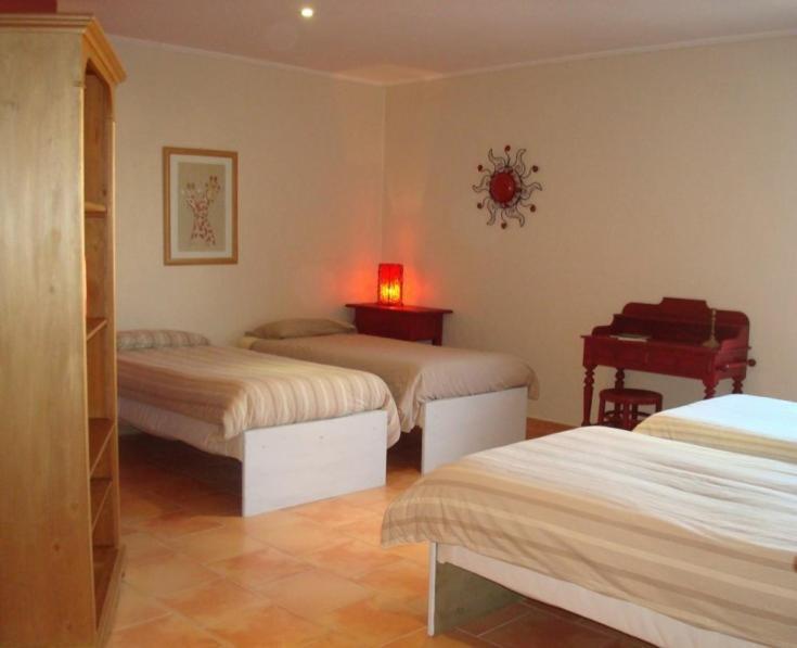 Hotel Le Relais Du Luberon Maubec  Habitación foto